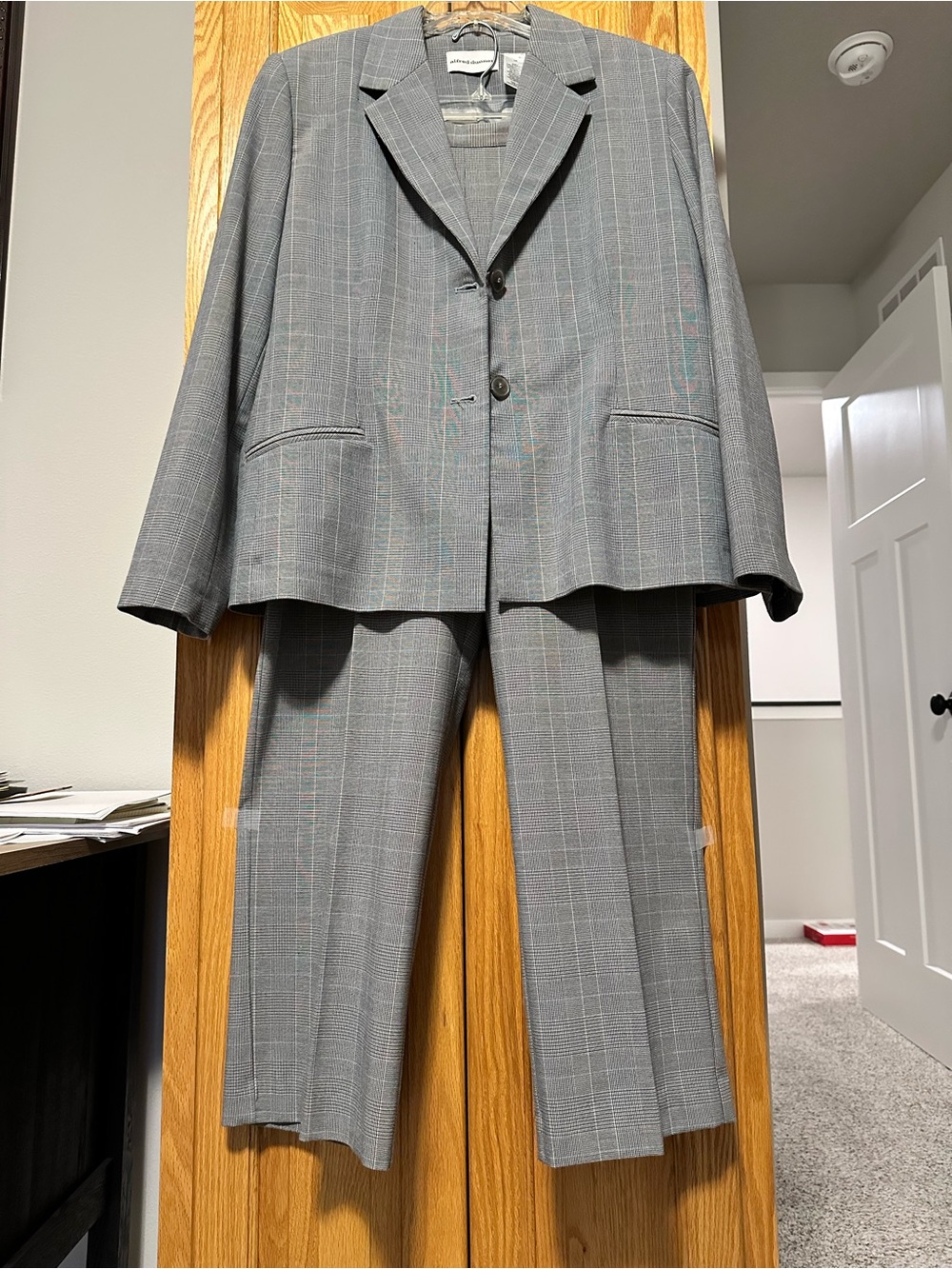 Alfred Dunner Women's Grey Glen Plaid Pant Suit size 14